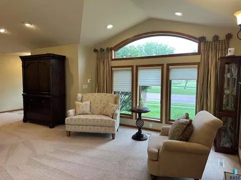Living - 904 S Stadium Dr, Freeman, SD 57029 photo 6 of 11