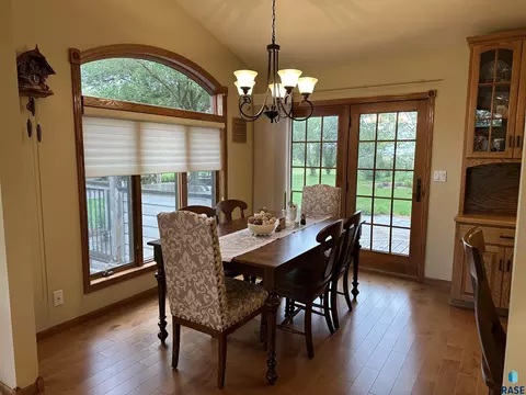 Dining - 904 S Stadium Dr, Freeman, SD 57029 photo 1 of 2