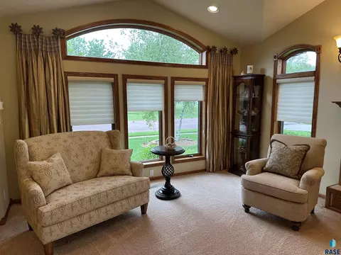 Living - 904 S Stadium Dr, Freeman, SD 57029 photo 7 of 11