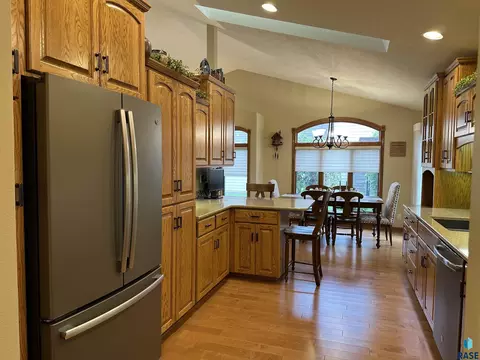 Kitchen - 904 S Stadium Dr, Freeman, SD 57029 photo 4 of 5