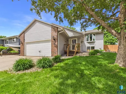 2001 S Gordon Dr, Sioux Falls, SD 57110