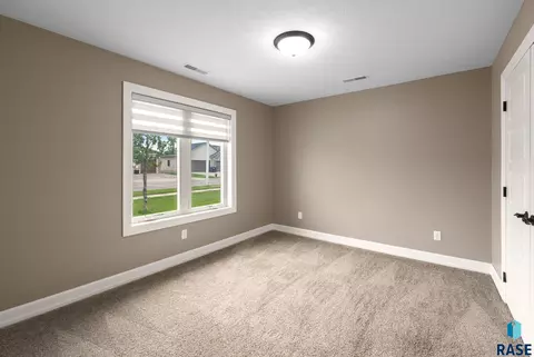 Bedroom - 2502 N Lammers Ct, Tea, SD 57064 photo 7 of 8