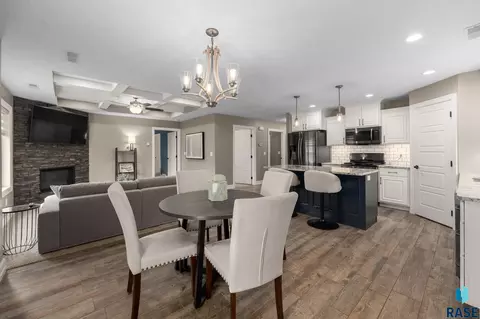 Dining - 2502 N Lammers Ct, Tea, SD 57064 photo 2 of 2