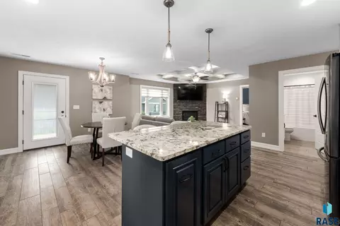 Kitchen - 2502 N Lammers Ct, Tea, SD 57064 photo 4 of 7