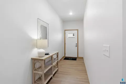 Entry Way - 8025 E Tencate Pl, Sioux Falls, SD 57110 photo 1 of 1
