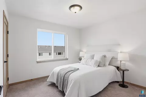 Bedroom - 8025 E Tencate Pl, Sioux Falls, SD 57110 photo 2 of 3
