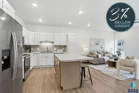 8025 E Tencate Pl, Sioux Falls, SD 57110