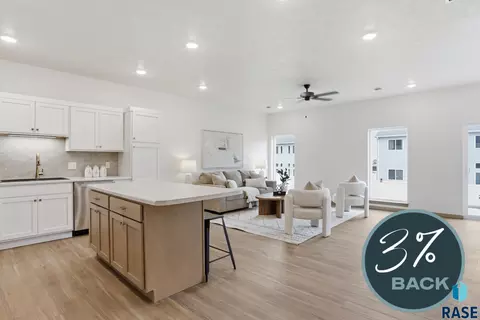 8025 E Tencate Pl, Sioux Falls, SD 57110