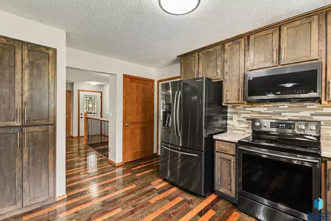 Kitchen - 912 NE 9th St, Madison, SD 57042 photo 1 of 4