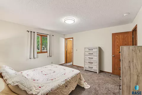 Bedroom - 912 NE 9th St, Madison, SD 57042 photo 5 of 12