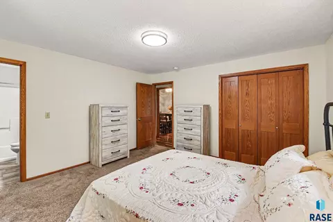 Bedroom - 912 NE 9th St, Madison, SD 57042 photo 4 of 12