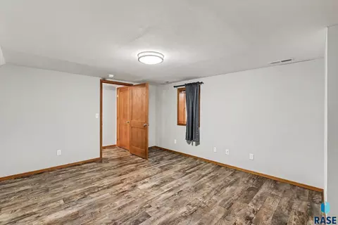 Bedroom - 912 NE 9th St, Madison, SD 57042 photo 11 of 12