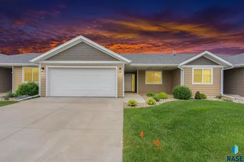6403 W Maxwell Pl, Sioux Falls, SD 57107