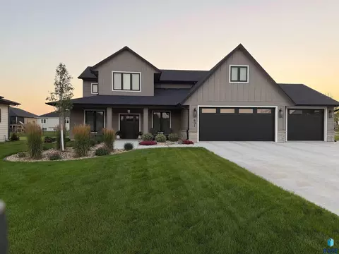 431 Brody Ct, Harrisburg, SD 57032