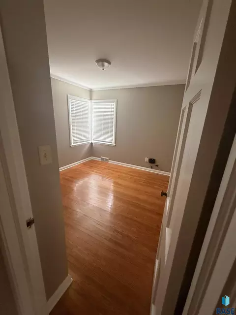 Bedroom - 404 E 31st St, Sioux Falls, SD 57105 photo 1 of 2