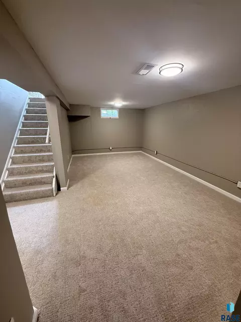 Other - 404 E 31st St, Sioux Falls, SD 57105 photo 3 of 4