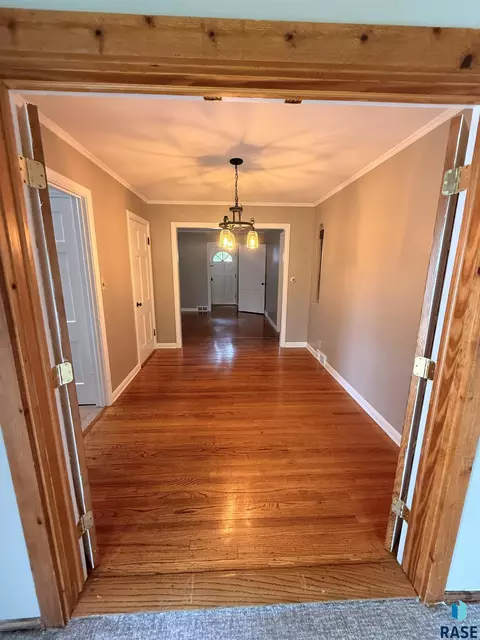 Dining - 404 E 31st St, Sioux Falls, SD 57105 photo 1 of 1