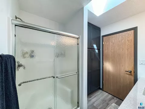 Bath - 8704 E 38th St, Sioux Falls, SD 57110 photo 2 of 5