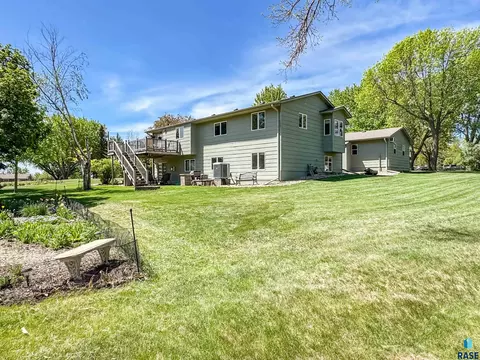 Exterior - 8704 E 38th St, Sioux Falls, SD 57110 photo 18 of 21