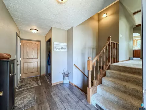 Entry Way - 8704 E 38th St, Sioux Falls, SD 57110 photo 2 of 2