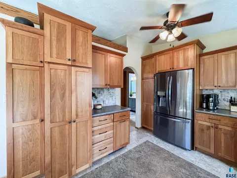 Kitchen - 8704 E 38th St, Sioux Falls, SD 57110 photo 3 of 5