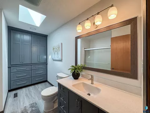 Bath - 8704 E 38th St, Sioux Falls, SD 57110 photo 3 of 5