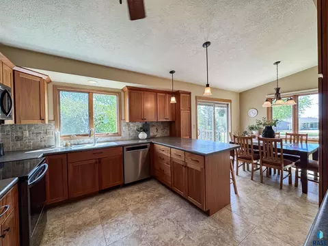 Kitchen - 8704 E 38th St, Sioux Falls, SD 57110 photo 5 of 5