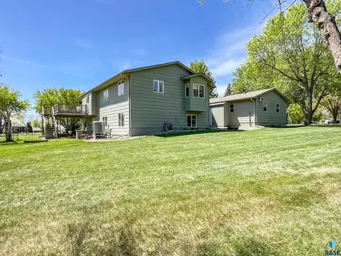 Exterior - 8704 E 38th St, Sioux Falls, SD 57110 photo 19 of 21