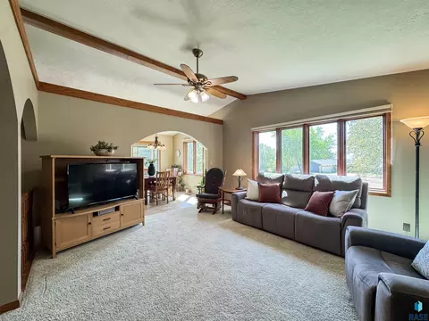 Living - 8704 E 38th St, Sioux Falls, SD 57110 photo 2 of 4