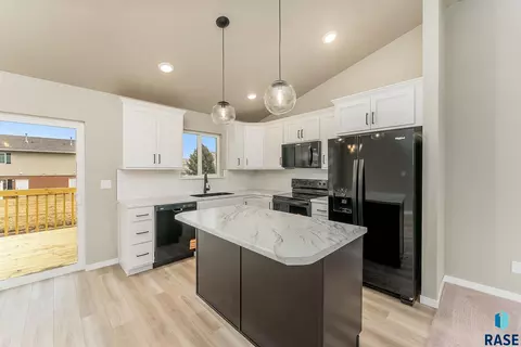 Kitchen - 401 N Summit Ave, Tea, SD 57064 photo 5 of 6
