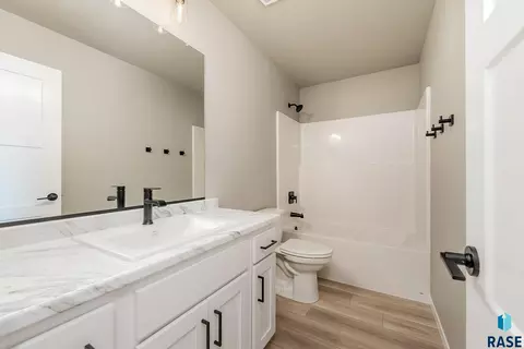 Bath - 401 N Summit Ave, Tea, SD 57064 photo 3 of 3