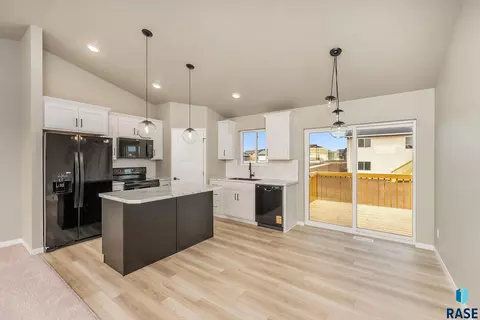 Kitchen - 401 N Summit Ave, Tea, SD 57064 photo 4 of 6