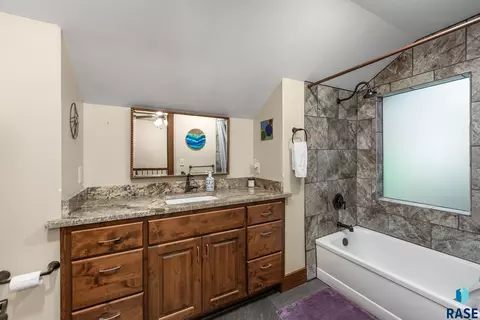 Bath - 100 E 23rd St, Sioux Falls, SD 57105 photo 3 of 4