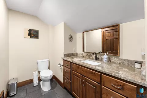 Bath - 100 E 23rd St, Sioux Falls, SD 57105 photo 4 of 4
