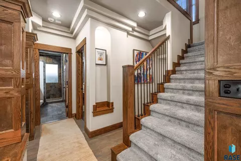 Entry Way - 100 E 23rd St, Sioux Falls, SD 57105 photo 3 of 5