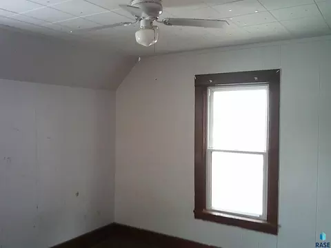 Bedroom - 714 SW 3rd Ave, Aberdeen, SD 57401 photo 4 of 6