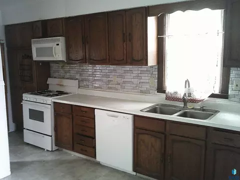 Kitchen - 714 SW 3rd Ave, Aberdeen, SD 57401 photo 1 of 1