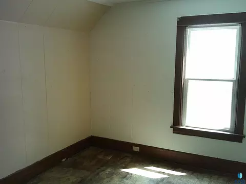 Bedroom - 714 SW 3rd Ave, Aberdeen, SD 57401 photo 2 of 6