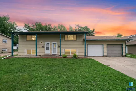 622 N Garfield Ave, Sioux Falls, SD 57104