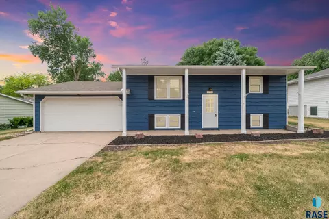 1203 N Orleans Ave, Dell Rapids, SD 57022