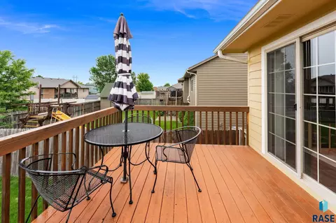 Exterior - 7316 W 65th St, Sioux Falls, SD 57106 photo 1 of 4