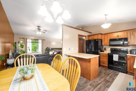 Dining - 7316 W 65th St, Sioux Falls, SD 57106 photo 1 of 2