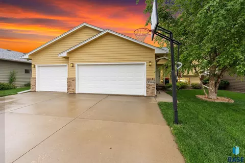 7316 W 65th St, Sioux Falls, SD 57106