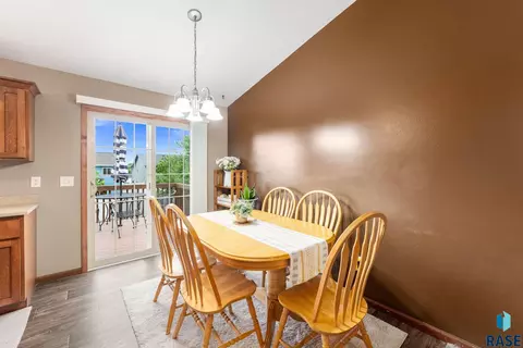 Dining - 7316 W 65th St, Sioux Falls, SD 57106 photo 2 of 2