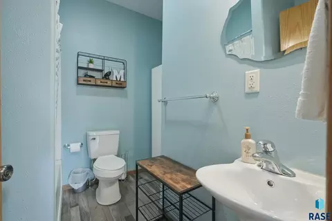 Bath - 1402 E 9th St, Sioux Falls, SD 57103 photo 2 of 2