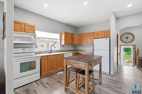 Kitchen - 1402 E 9th St, Sioux Falls, SD 57103 photo 1 of 2