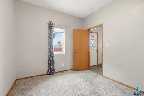 Other - 1402 E 9th St, Sioux Falls, SD 57103 photo 6 of 9