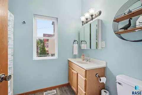 Bath - 1402 E 9th St, Sioux Falls, SD 57103 photo 1 of 2
