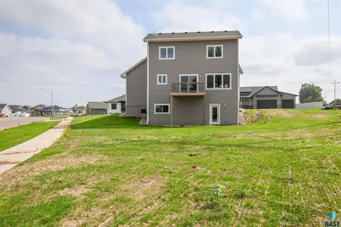 Exterior - 5320 E 28th St, Sioux Falls, SD 57110 photo 9 of 9