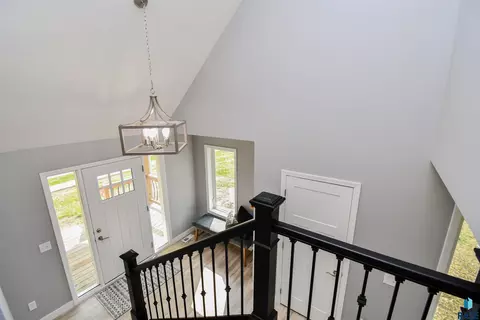 Entry Way - 5320 E 28th St, Sioux Falls, SD 57110 photo 4 of 5